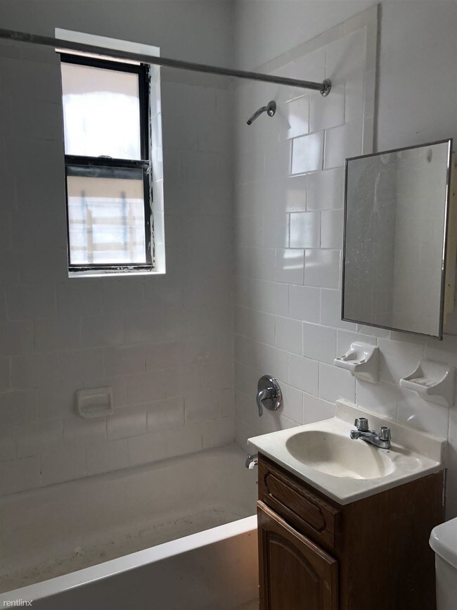 Building Photo - 1 br, 1 bath  - 2256 Haviland Ave