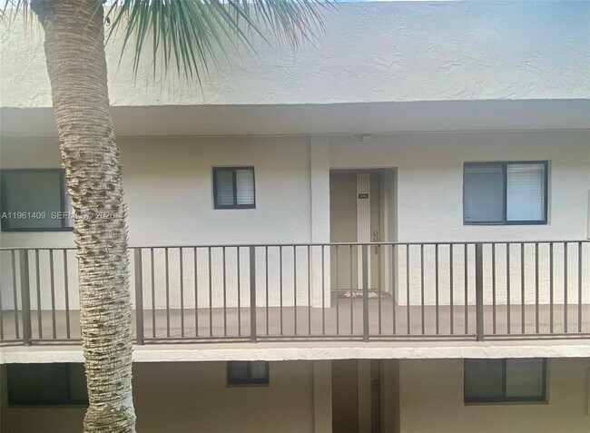 Foto del edificio - 8035 SW 107th Ave