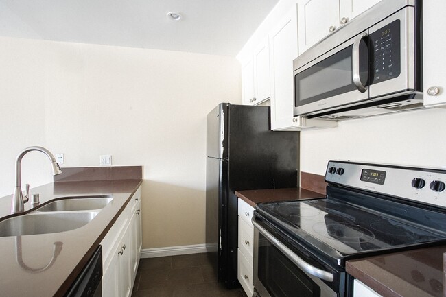 Interior Photo - West Knoll Plaza Apartments