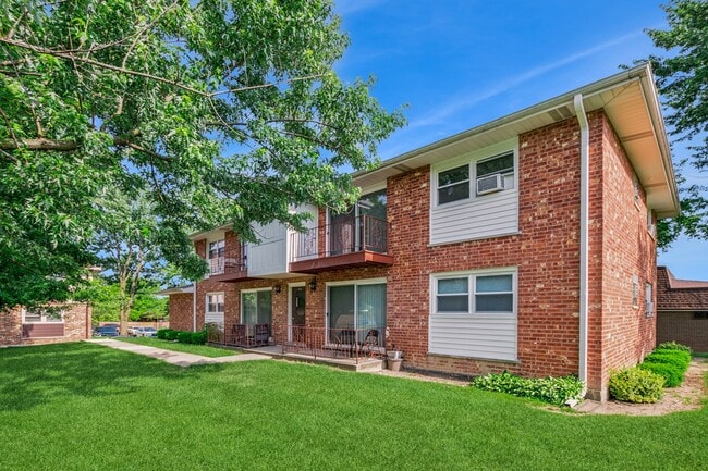 Building Photo - 15290 El Cameno Terrace