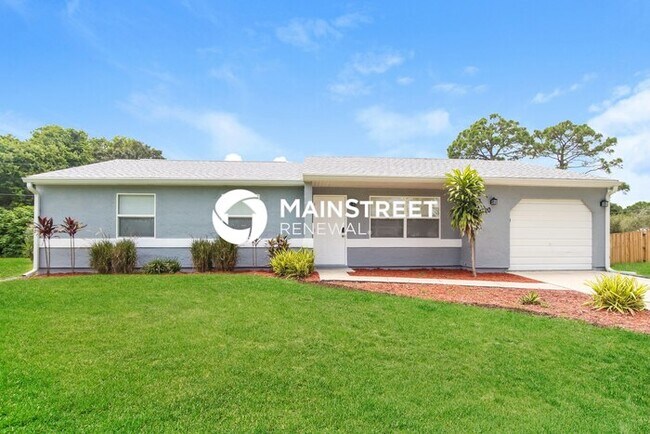Foto del edificio - 3 Bedroom Pet-Friendly Home in PALM BAY, FL with Main Street Renewal