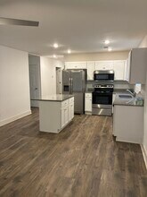Building Photo - 517 S Forest Ave