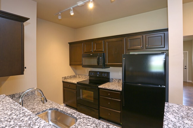 1BR, 1.5BA - Roadrunner - Kitchen - Fountain Ridge