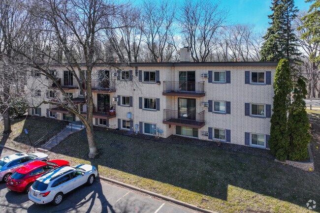 Building Photo - 1620 Charlton St