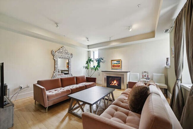 Sala de estar 1 - 2914 11th St NW