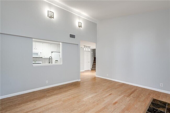 Building Photo - 8125 Ceberry Dr