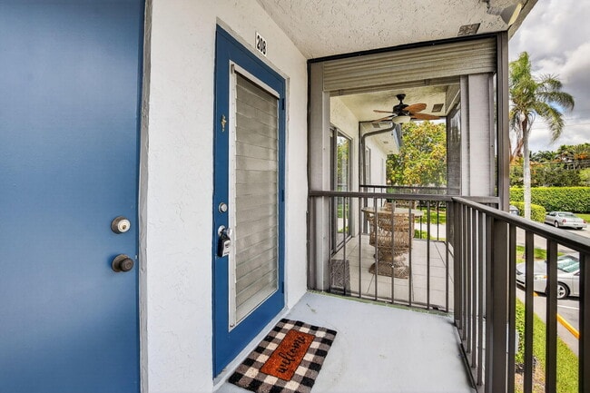 Building Photo - 7535 S Oriole Blvd