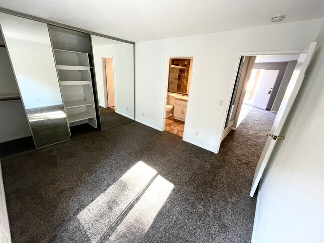 Foto del edificio - Bright 2bd/2bth in Quiet Del Mar Gated Com...