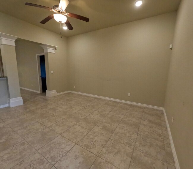 Foto del edificio - 7745 Corral Dr