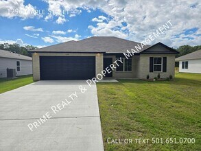 Building Photo - 1296 Maple St