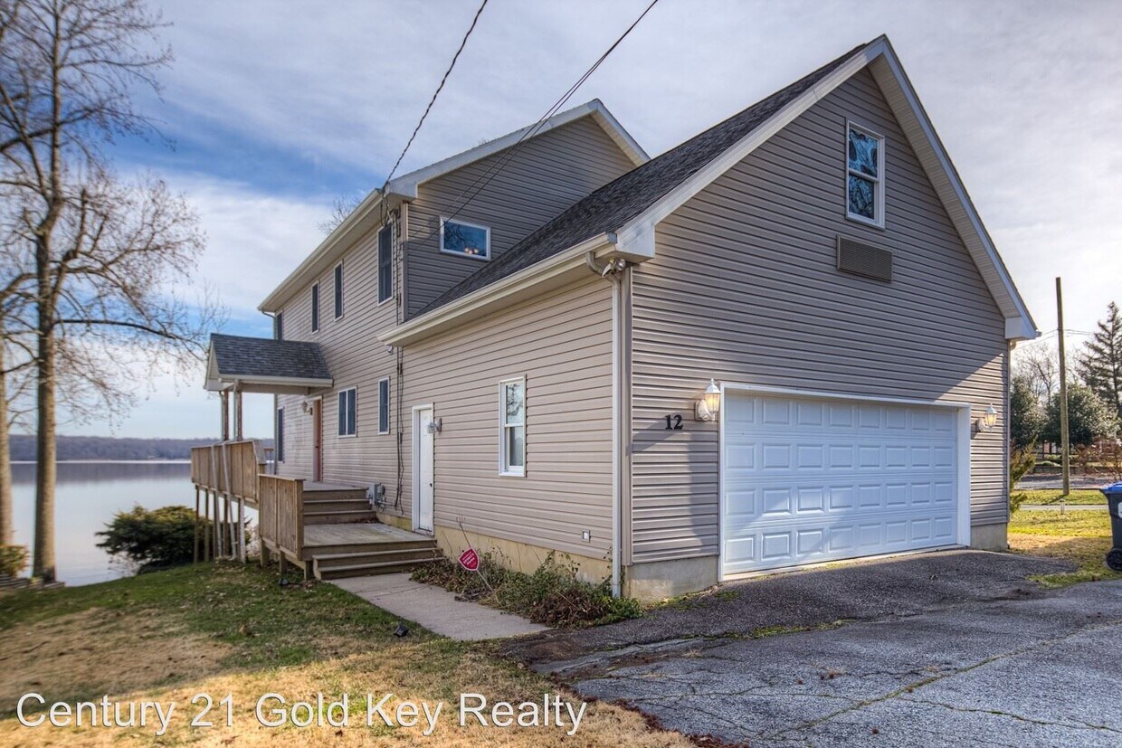 Primary Photo - 4 br, 2.5 bath House - 12 Park Lane