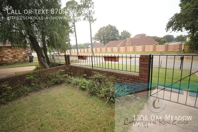 Building Photo - First month move in special $800 rent!! Be...