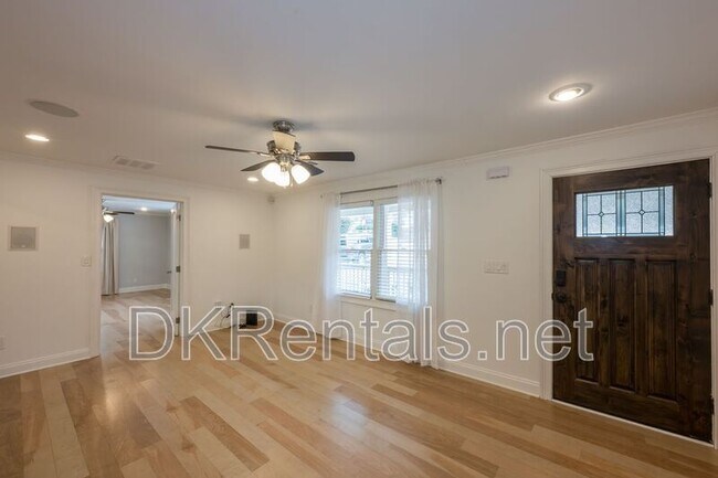 Foto del edificio - 1895 Flat Shoals Rd SE