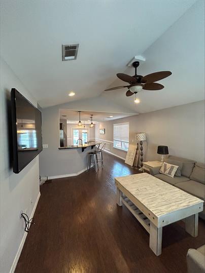 Building Photo - 252 Water Oaks Loop