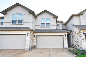Building Photo - 13400 Briarwick Dr