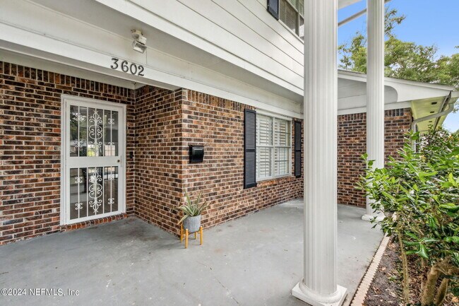 Foto del edificio - 9252 San Jose Blvd