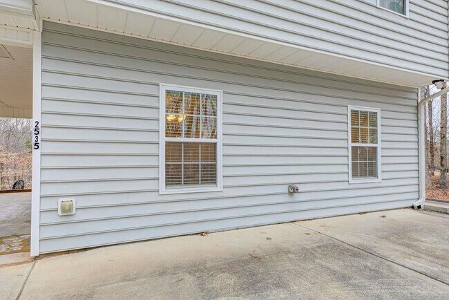 Building Photo - 2535 Hickory Rd