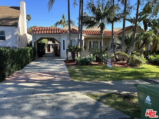 Building Photo - 1350 S Curson Ave