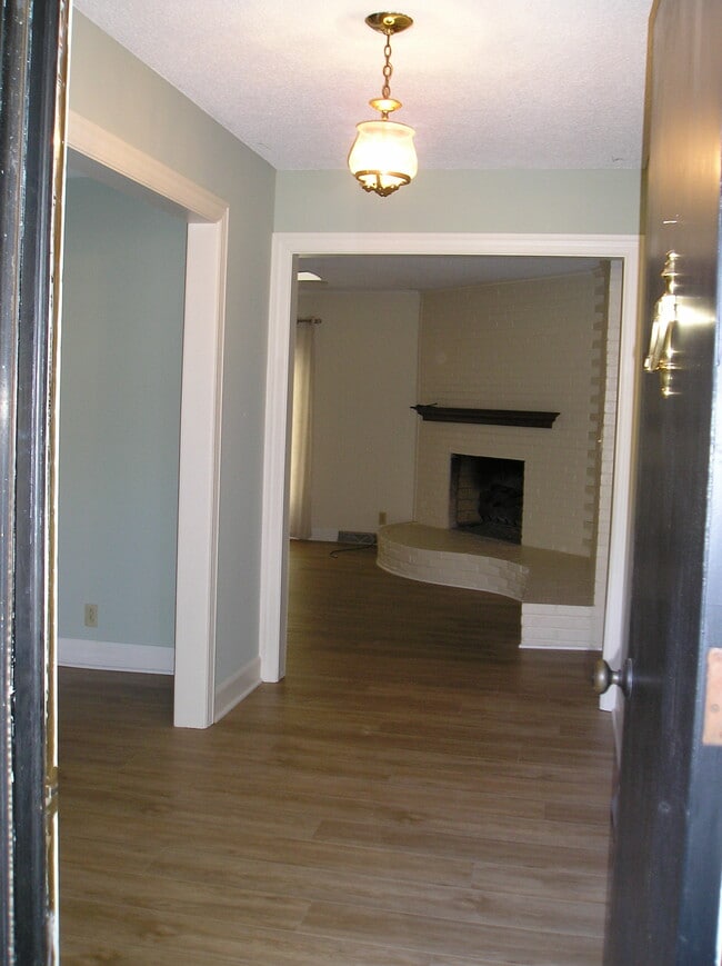 Building Photo - 1111 Lipscomb Dr