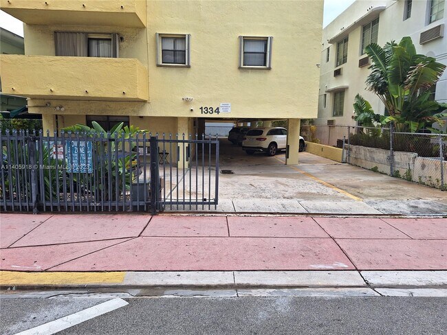 Foto del edificio - 1334 Collins Ave