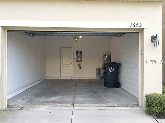 Building Photo - 1652 Plumeria Pl