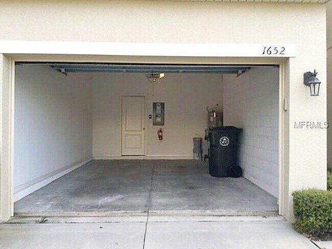 Foto del edificio - 1652 Plumeria Pl