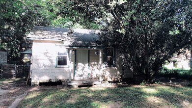 Building Photo - 416 Dairy Ave
