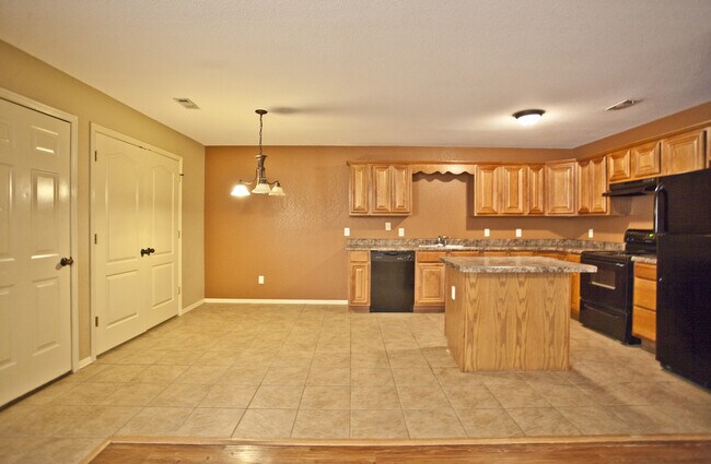 Foto del edificio - ***3012 S. "B" Street***