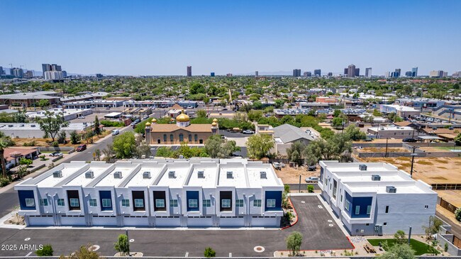 Foto del edificio - 1642 E Monte Vista Rd