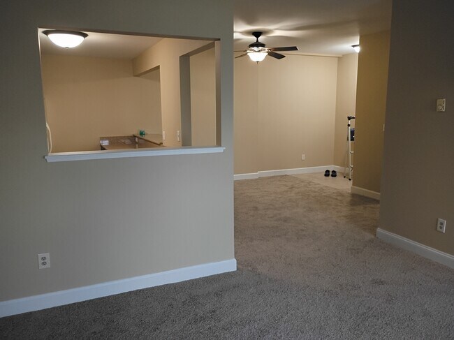 Living Room - 917 Madison St