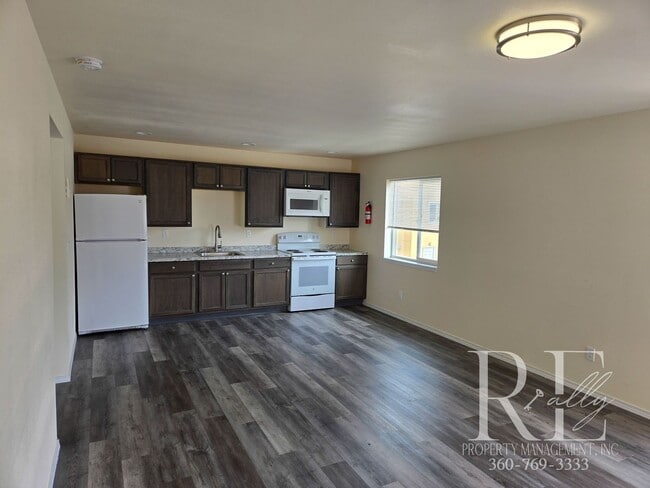 Building Photo - Port Angeles Coastal Living