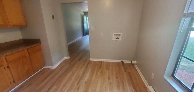 Foto del edificio - 4267 Mineral Ave
