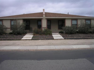 Primary Photo - 627 Lois St