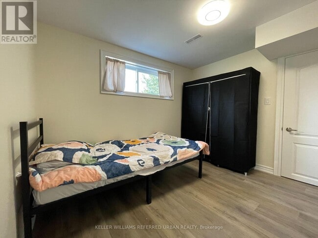 Building Photo - 384 Maple Leaf Dr