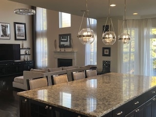 Building Photo - 16W764 Hawthorne Ct