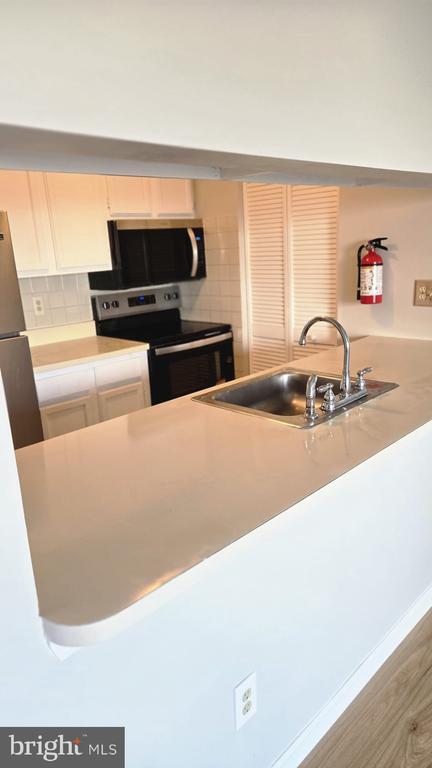 Building Photo - 501 The Woods