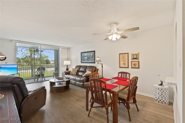 Foto del edificio - 400 Forest Lakes Blvd