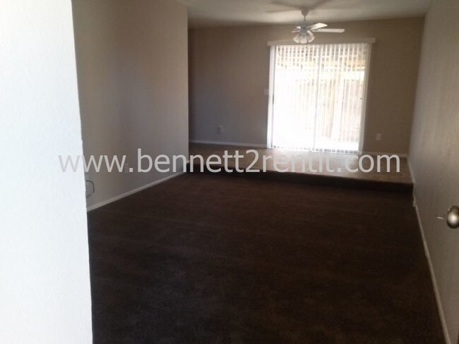 Building Photo - 237 E Vine Cir