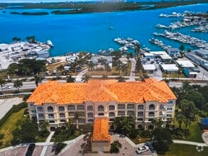 Building Photo - 38 Harbour Isle Dr E