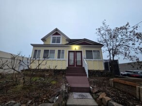 Building Photo - 217 E Pacific Ave