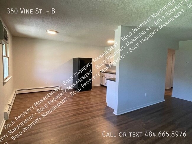 Building Photo - 350 Vine St