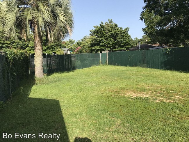 Building Photo - 4 br, 2 bath House - 309 Gunter Ct