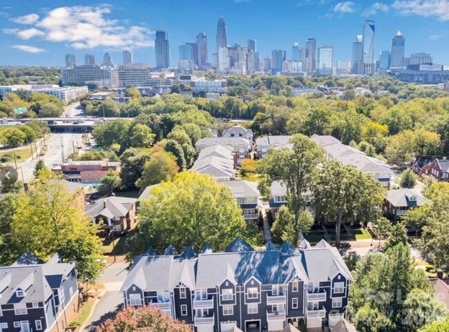 Foto del edificio - 1600 Walnut View Dr