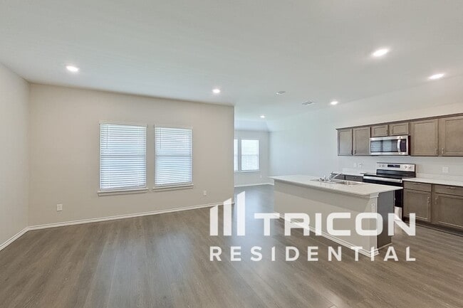 Building Photo - 848 Glover Dr