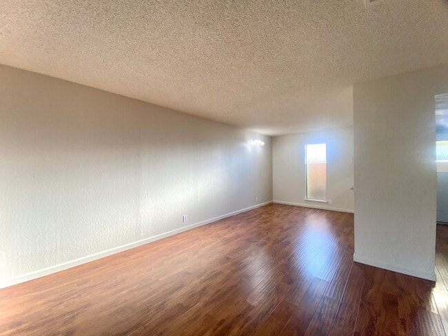 Building Photo - Spacious 2-Bedroom Condo Available for Rent in Fremont!