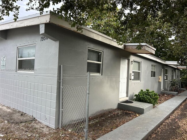 Building Photo - 1950 Washington Ave