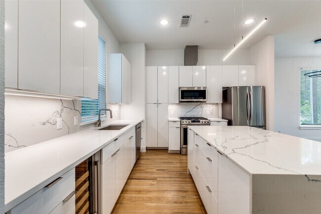 Foto del edificio - 1832 N Garrett Ave