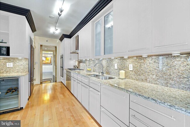 Building Photo - 1155 23rd St NW