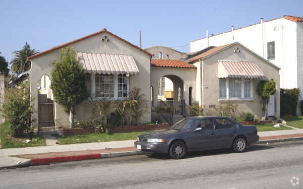 Primary Photo - 1917 Cabrillo Ave