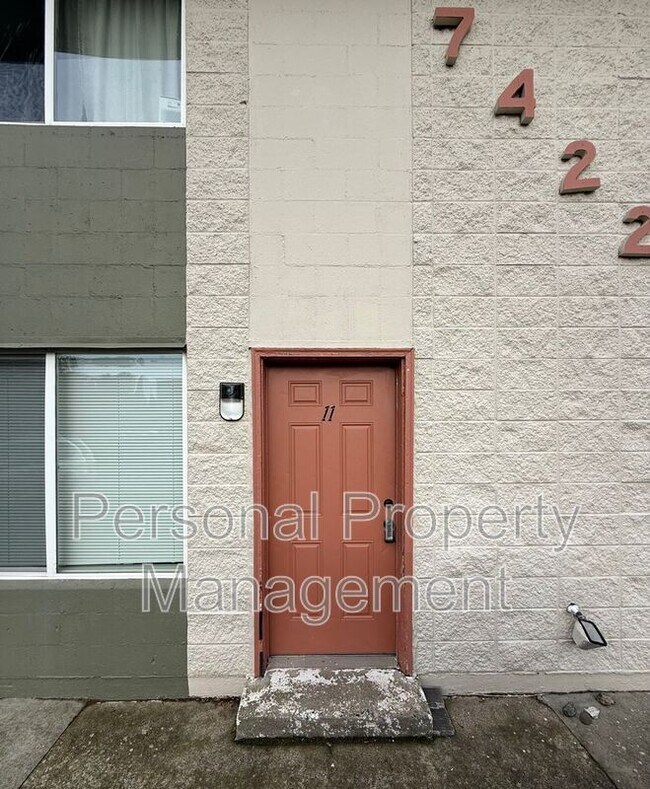 Foto del edificio - 7422 NE Hazel Dell Ave